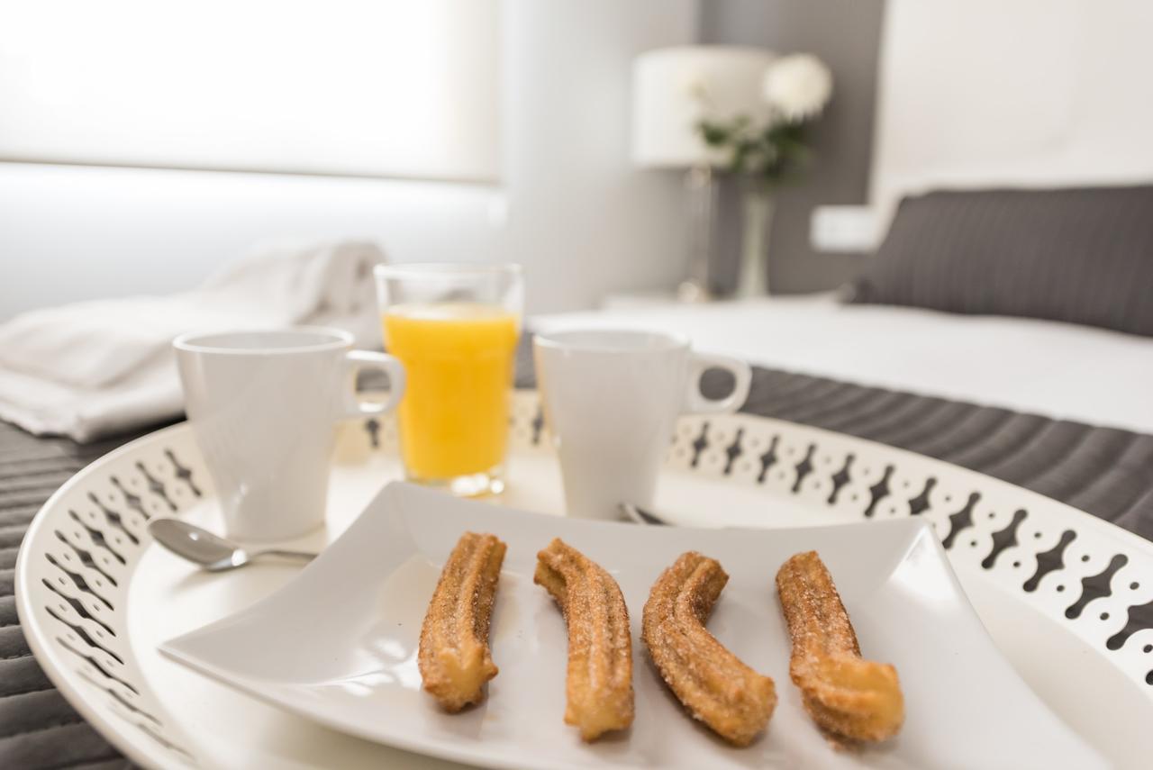 Latina Suite Madrid Exteriör bild