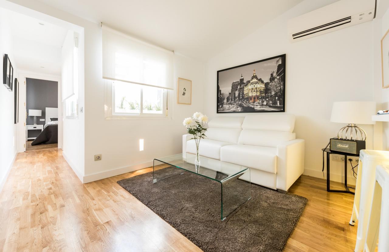 Latina Suite Madrid Exteriör bild