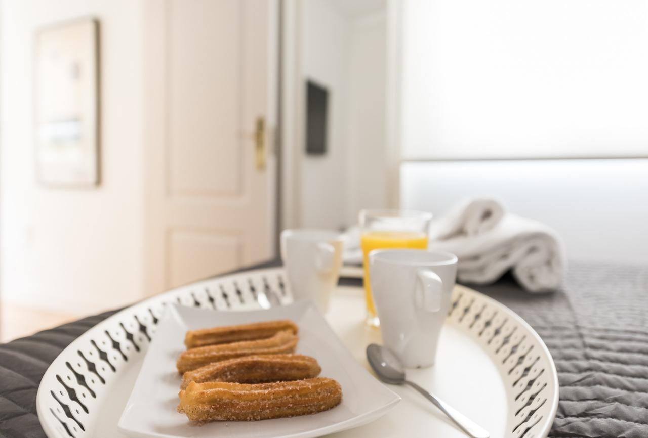 Latina Suite Madrid Exteriör bild